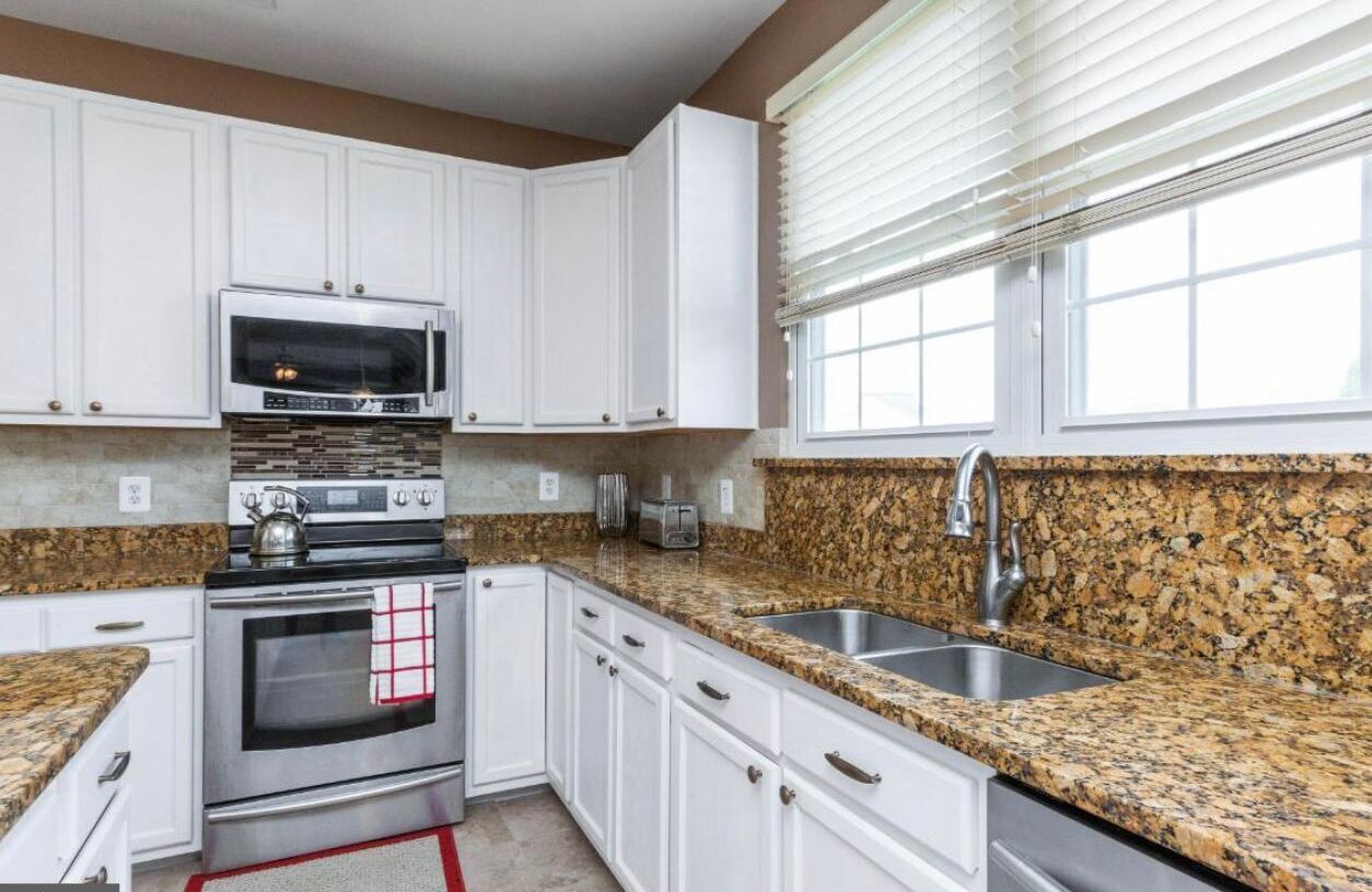 Luxury welcoming  4 BR house for a family Getaway