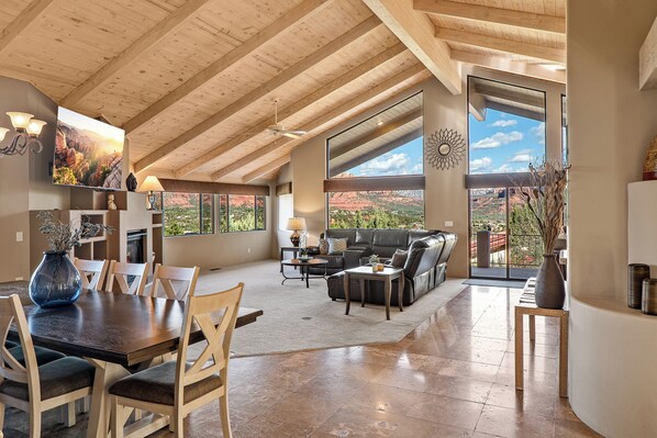 Smart-tv en een open haard