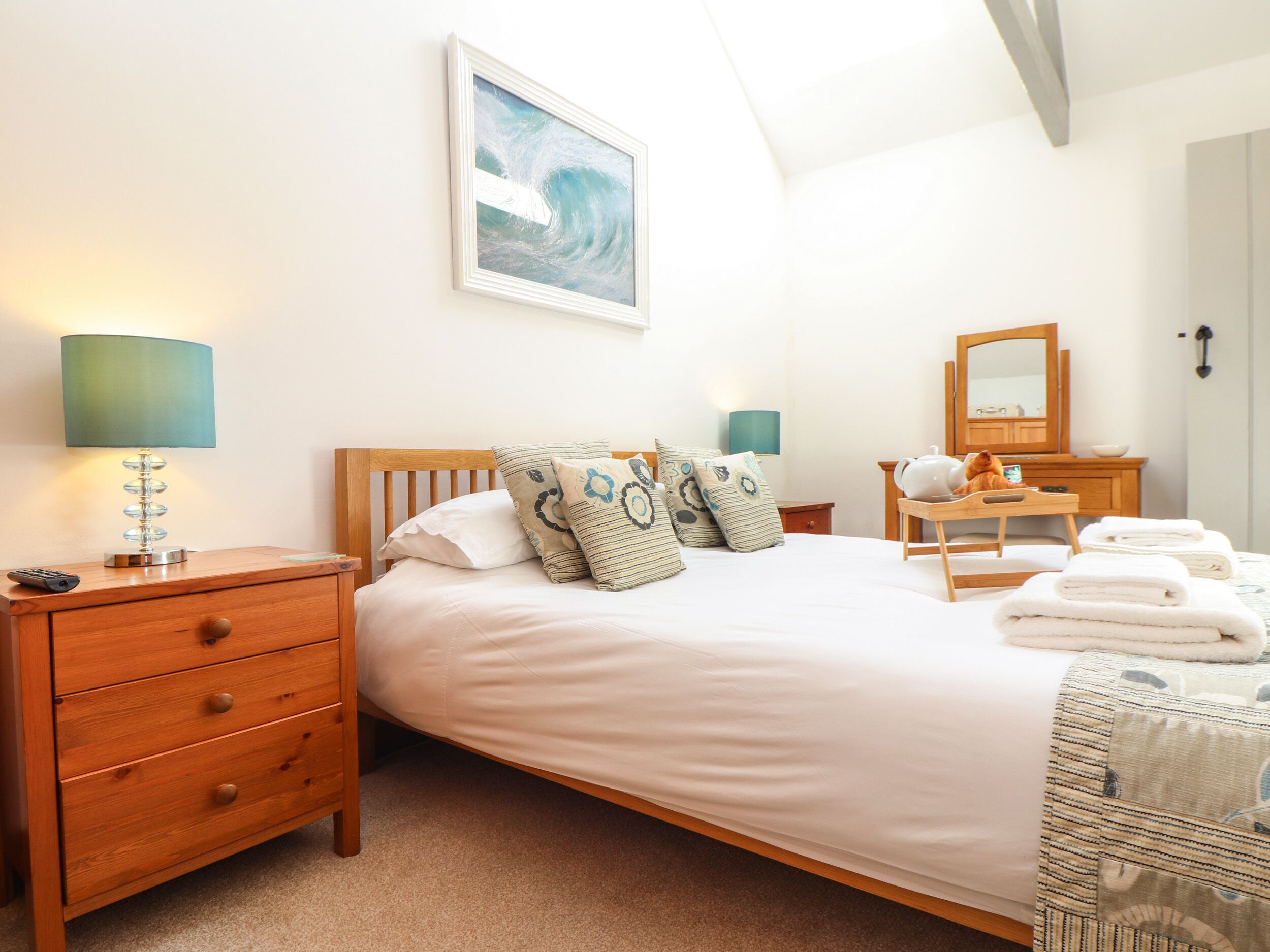 2 bedrooms, individually decorated, individually furnished, free WiFi