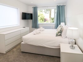 3 bedrooms, individually decorated, individually furnished, free WiFi