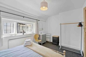 Maison | 4 chambres, fer et planche à repasser, Wi-Fi gratuit, draps fournis