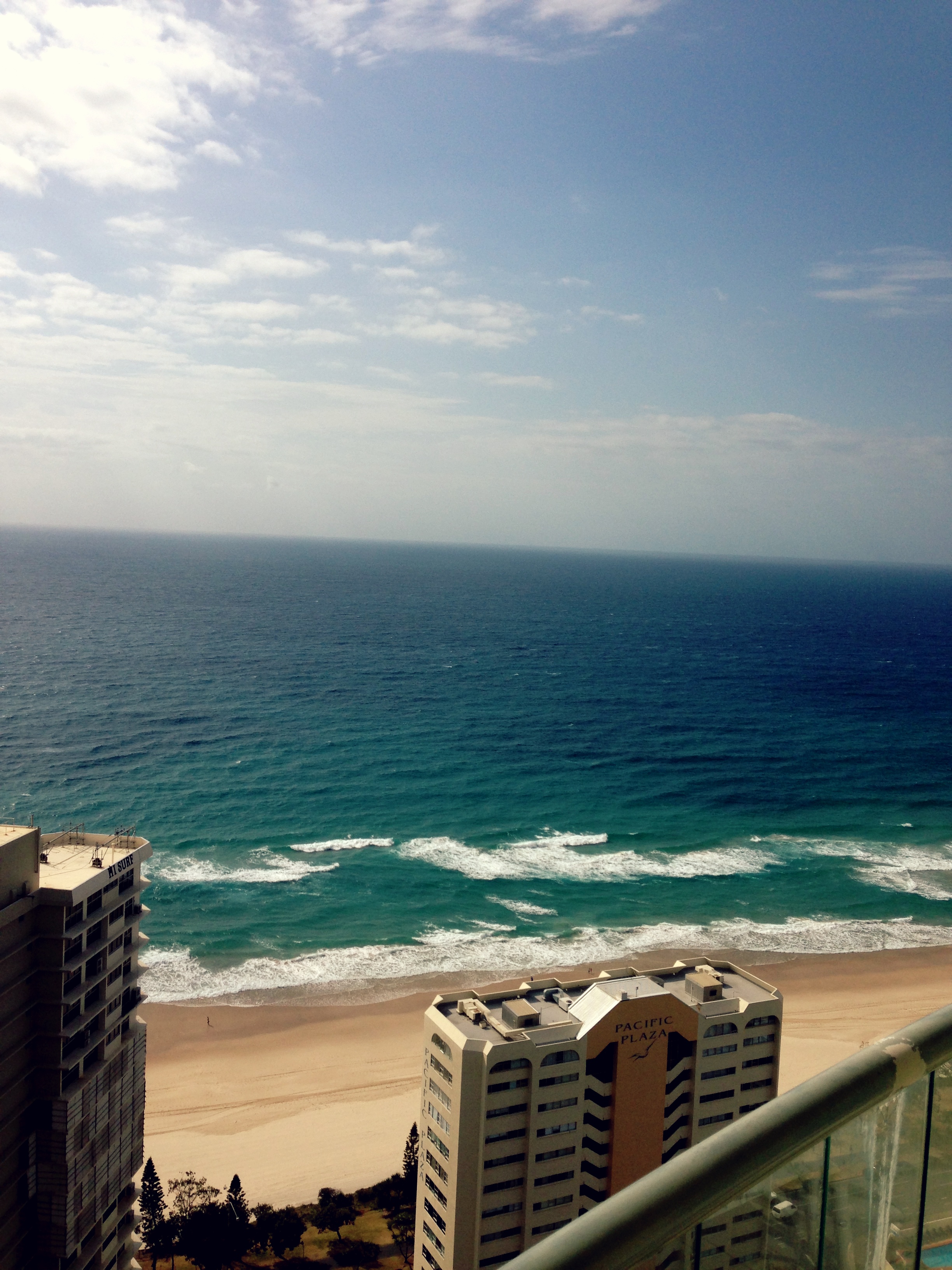 5 Reasons to Visit Surfers Paradise - Holiday Insider