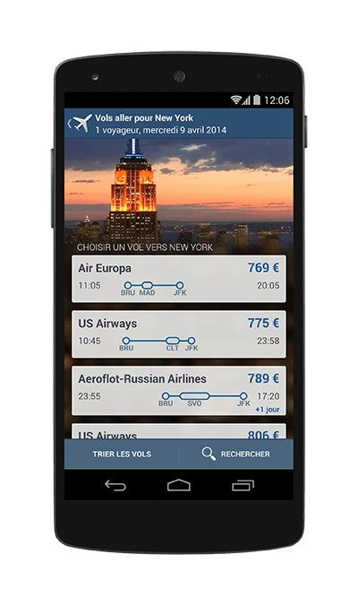 Téléphone mobile affichant les résultats de vols sur l’appli