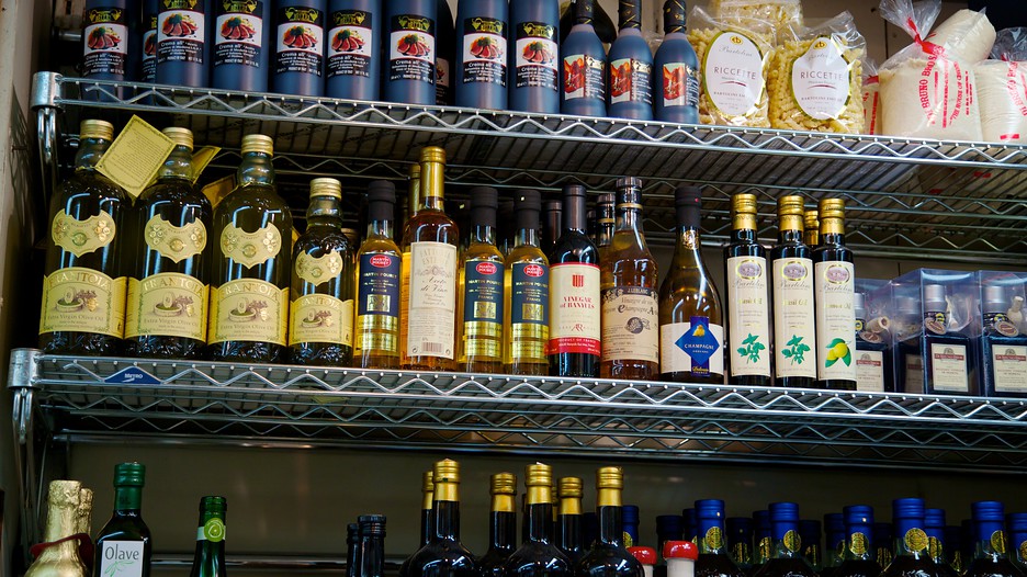 Italian Market in Philadelphia, Pennsylvania | Expedia