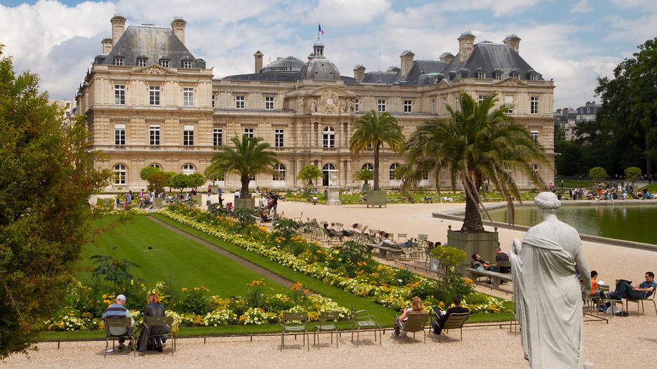 Paris Vacations 2017: Package & Save up to $603 | Cheap Deals on Expedia