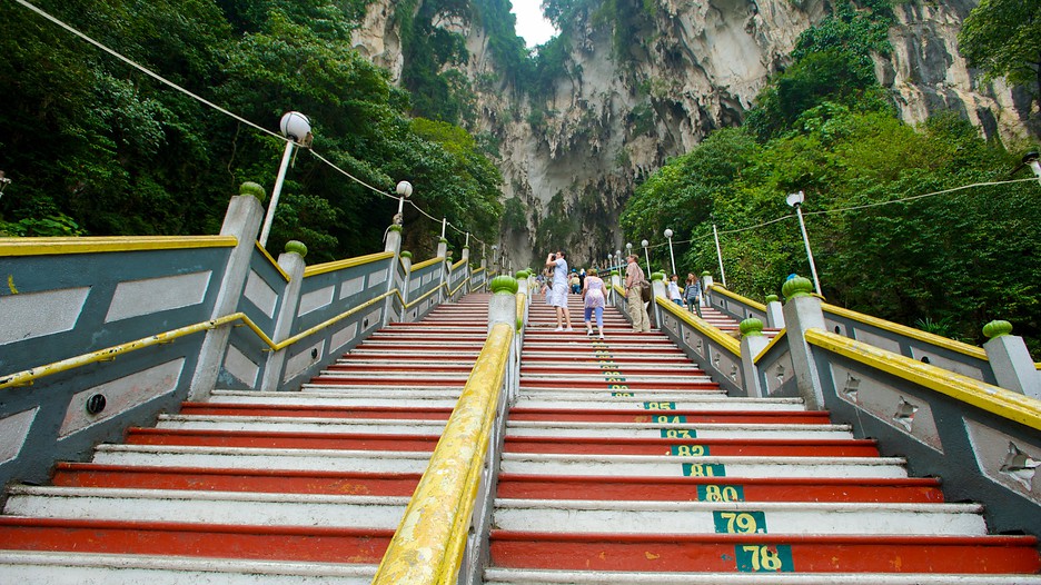 Batu Caves in Kuala Lumpur, | Expedia