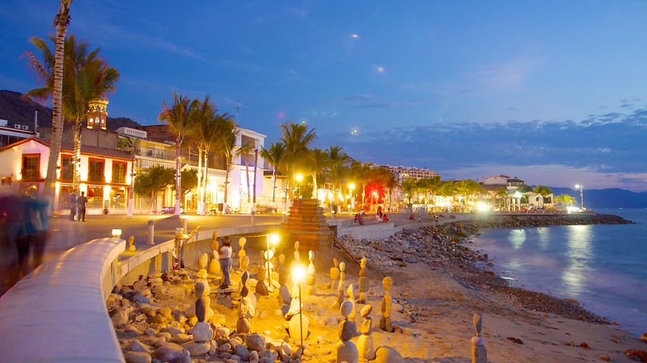 Resultado de imagen para Malecon puerto vallarta