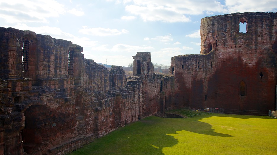 Bothwell Castle in Hamilton, Scotland  Expedia