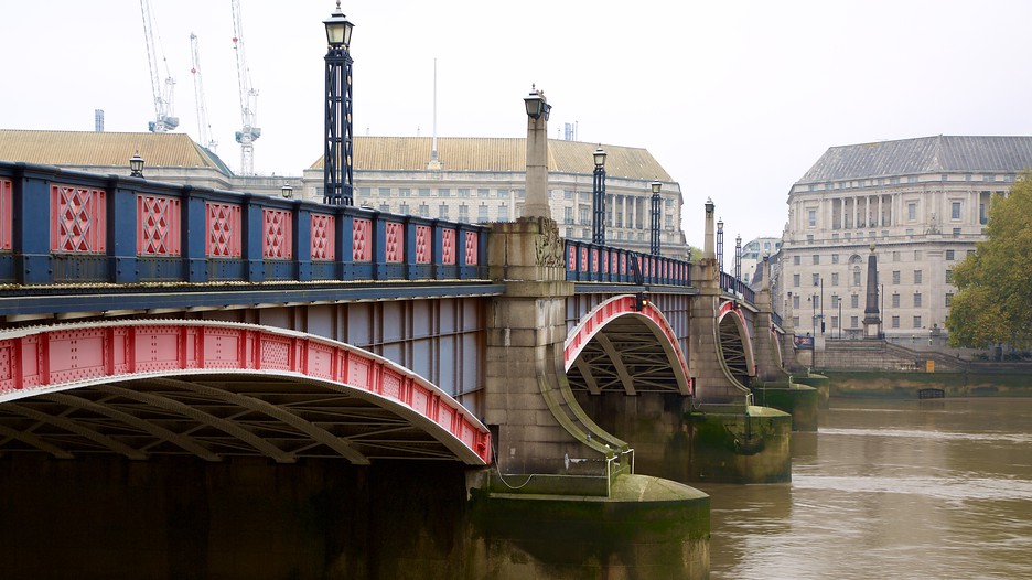 Lambeth Bridge in London, England Expedia.ca
