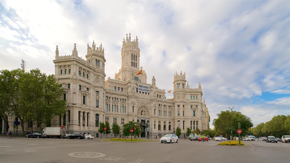 Plaza de Cibeles in Madrid Expedia.de