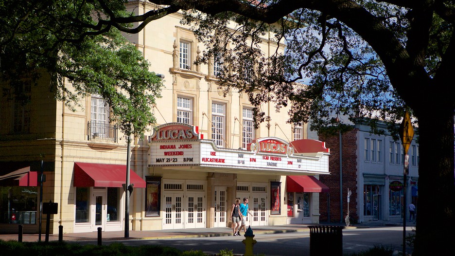 Reynolds Square in Savannah, Expedia