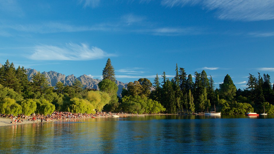 Queenstown Beach in Queenstown, Expedia