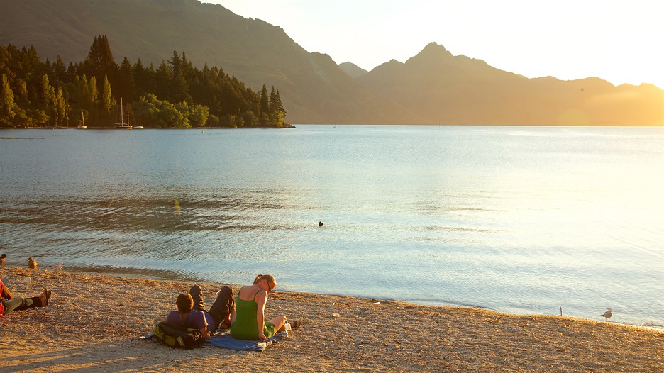 Queenstown Beach in Queenstown, Expedia