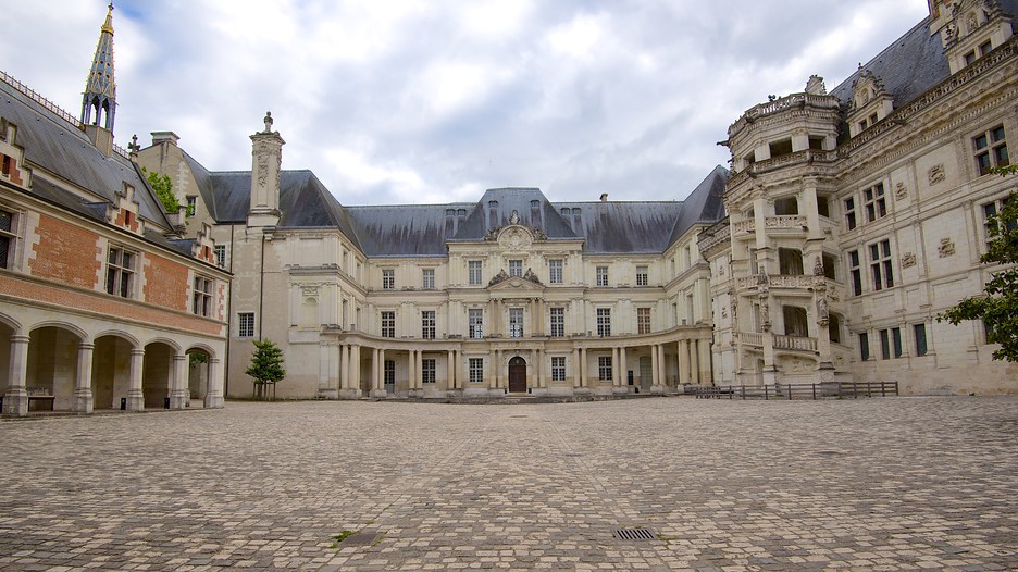 Schloss Blois in Blois Expedia.de