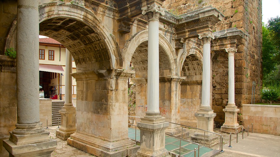 Hadrians Gate in Antalya, Expedia
