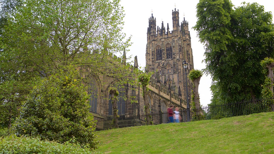 Wrexham Vacations 2017: Package & Save up to $603 | Expedia