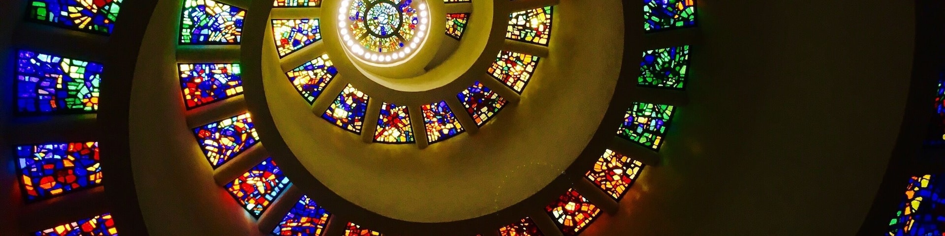 After googling activities in Dallas, we found our selves walking around the Thanksgiving square. Thankful for my curiosity, I couldn't walk away from this place without entering the chapel and was I grateful! Amazing feeling. When you go, make sure to lay on the floor to appreciate your view. :)