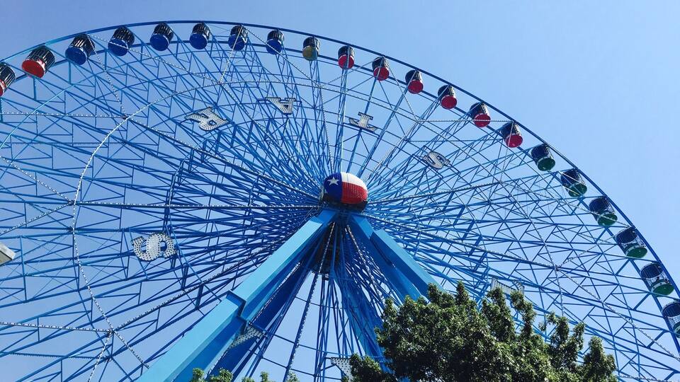 The great State Fair of Texas hosts the Texas Star. This Ferris wheel is 212 feet tall and can carry up to 264 passengers in its 44 gondolas. #festival