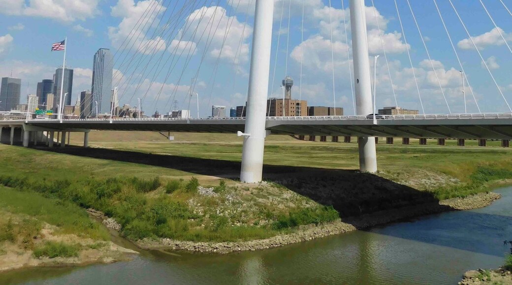 View of Trinity Bridge from the Overlook Pass
Aug 2018 - Dallas, TX
Nikon B500