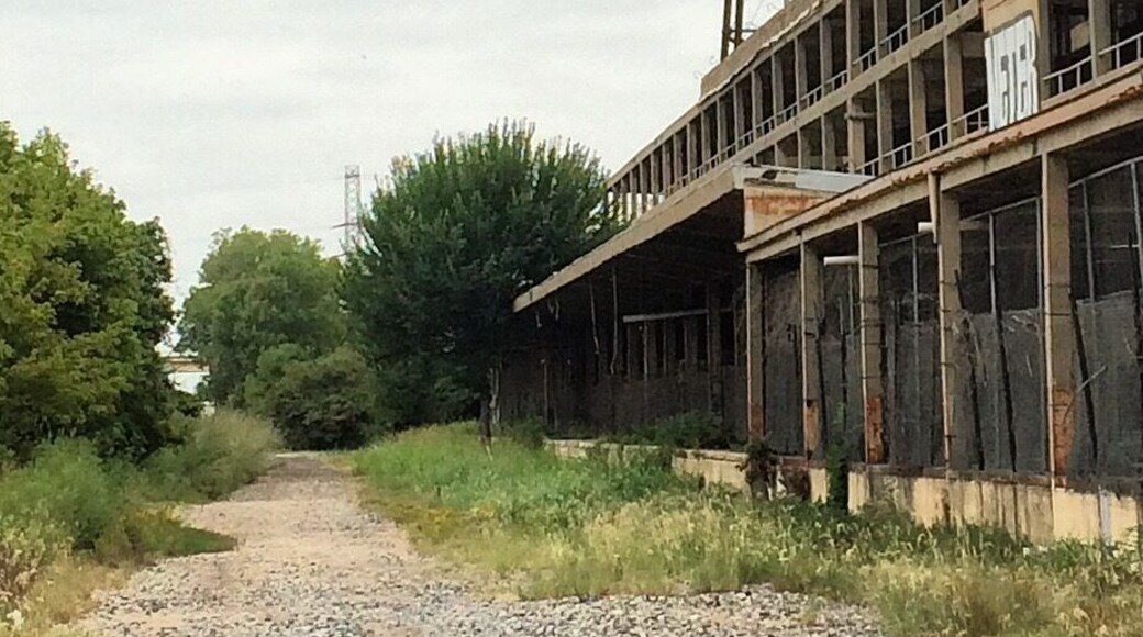 Old water tower in south Dallas,TX
#dallas #texas #oldbuiding #watertower #city #urban #streetview
