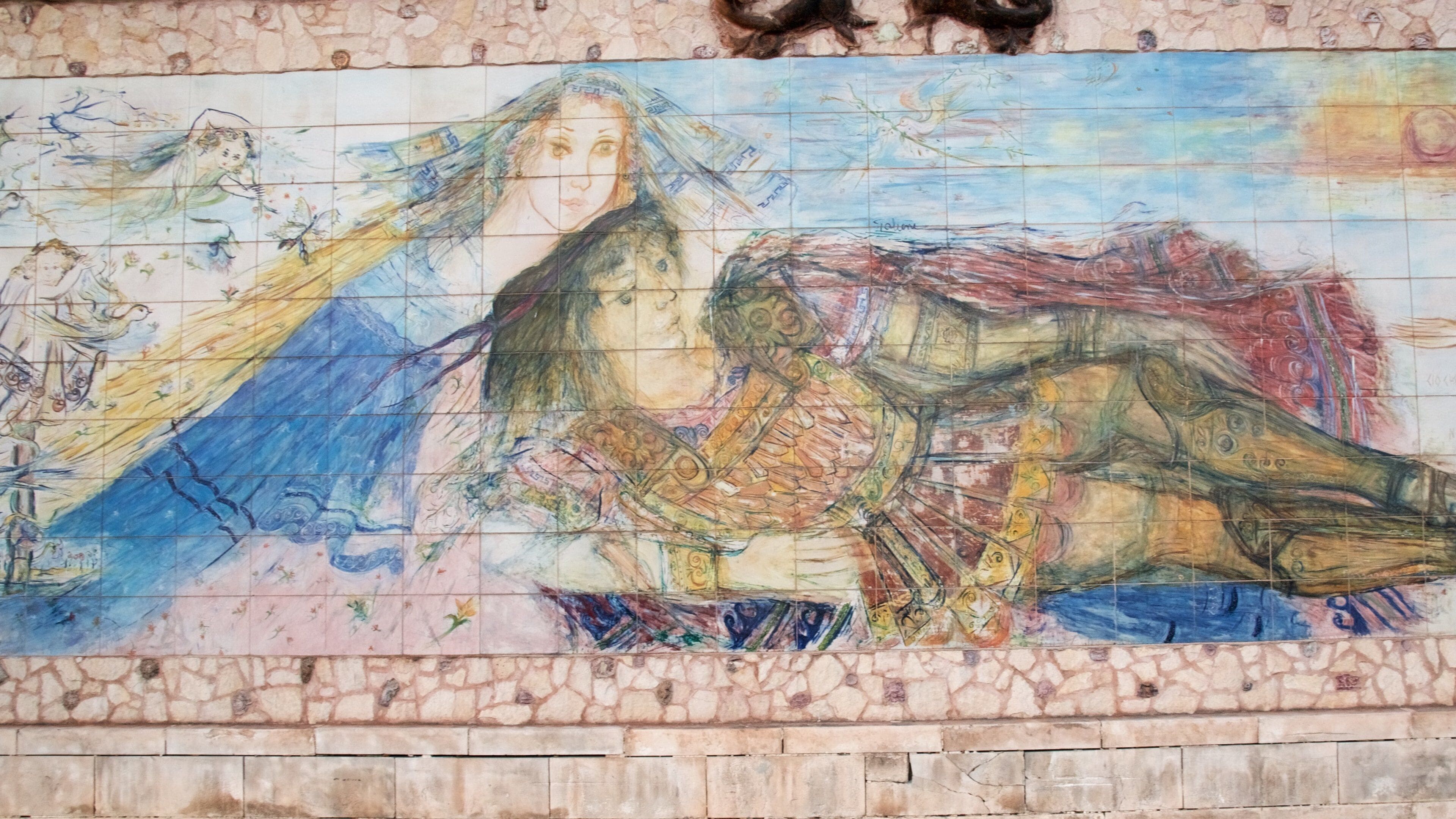 Taranto which includes outdoor art