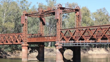 Tocumwal Railway Bridge - crosses the Murray River on the NSW Victoria border.
