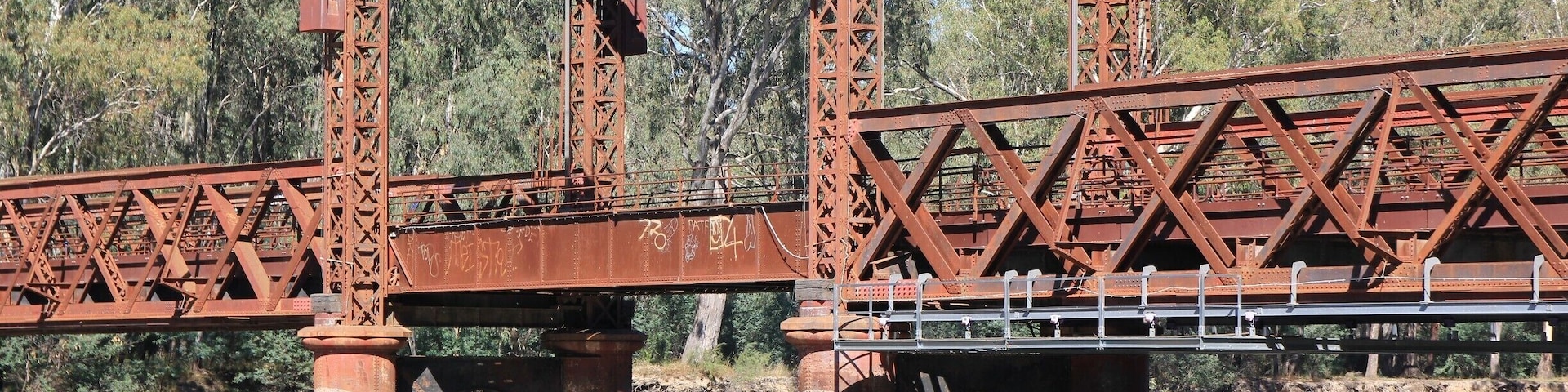 Tocumwal Railway Bridge - crosses the Murray River on the NSW Victoria border.