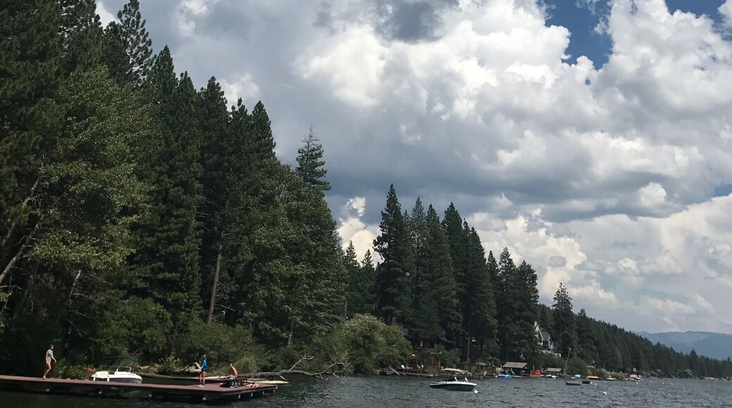 Love the ominous clouds.