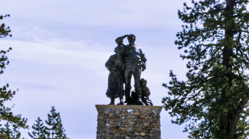 A beautiful place with lots of history. A must visit Park