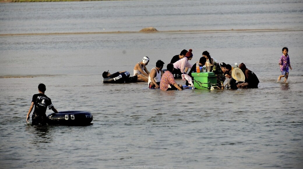 #Tak #NorthThailand
#Thailand #Backpacking #TravelPhotography
See you also on Instagram: ExploreWithSeba