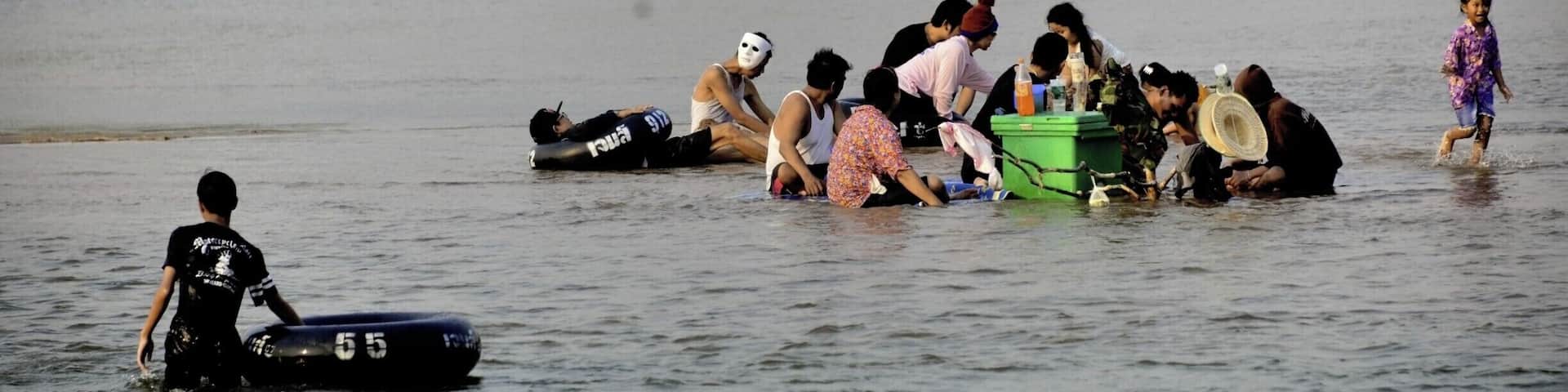 #Tak #NorthThailand
#Thailand #Backpacking #TravelPhotography
See you also on Instagram: ExploreWithSeba