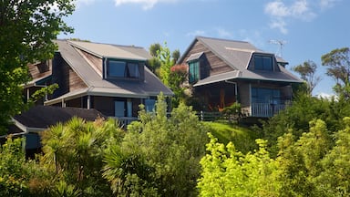 Thames which includes a house