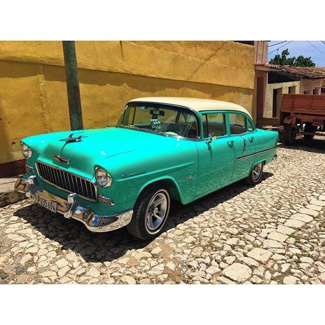 Gorgeous car on the sidewalks of Trinidad, Cuba.
#trinidad #cuba #classiccar #travel #travelgram
