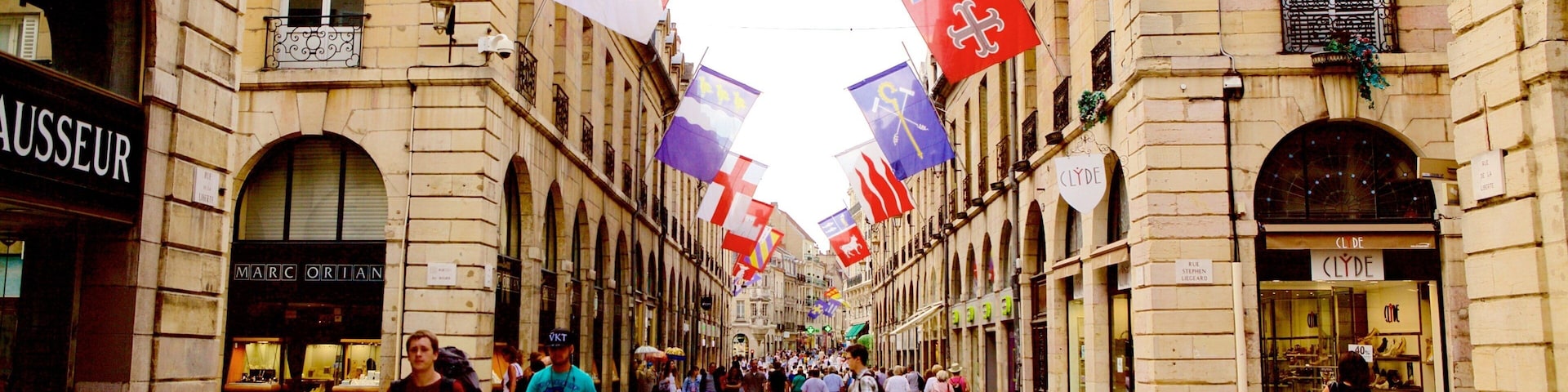 Dijon featuring street scenes