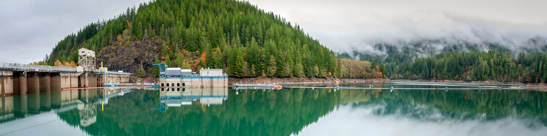 Baker Lake Dam Spanning the Baker River in Northern Washington State. Construction of the dam was finished in 1959 by Puget Sound Energy as part of a power generating scheme.
