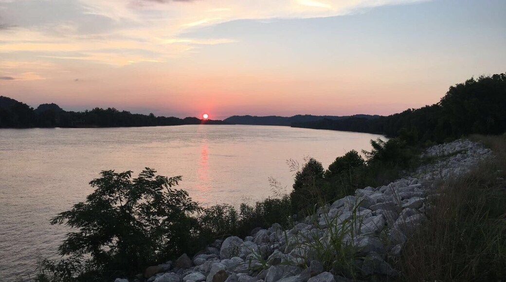 Ohio River as the sun was setting. #Ohio #AquaTrove #Sunset