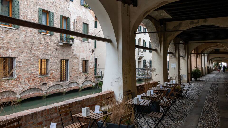 the arcades along the Buranelli canal in the historic center of Treviso