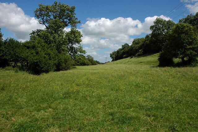 Dry valley near Doughton Dry valley running parallel with Wormwell Lane near Doughton.