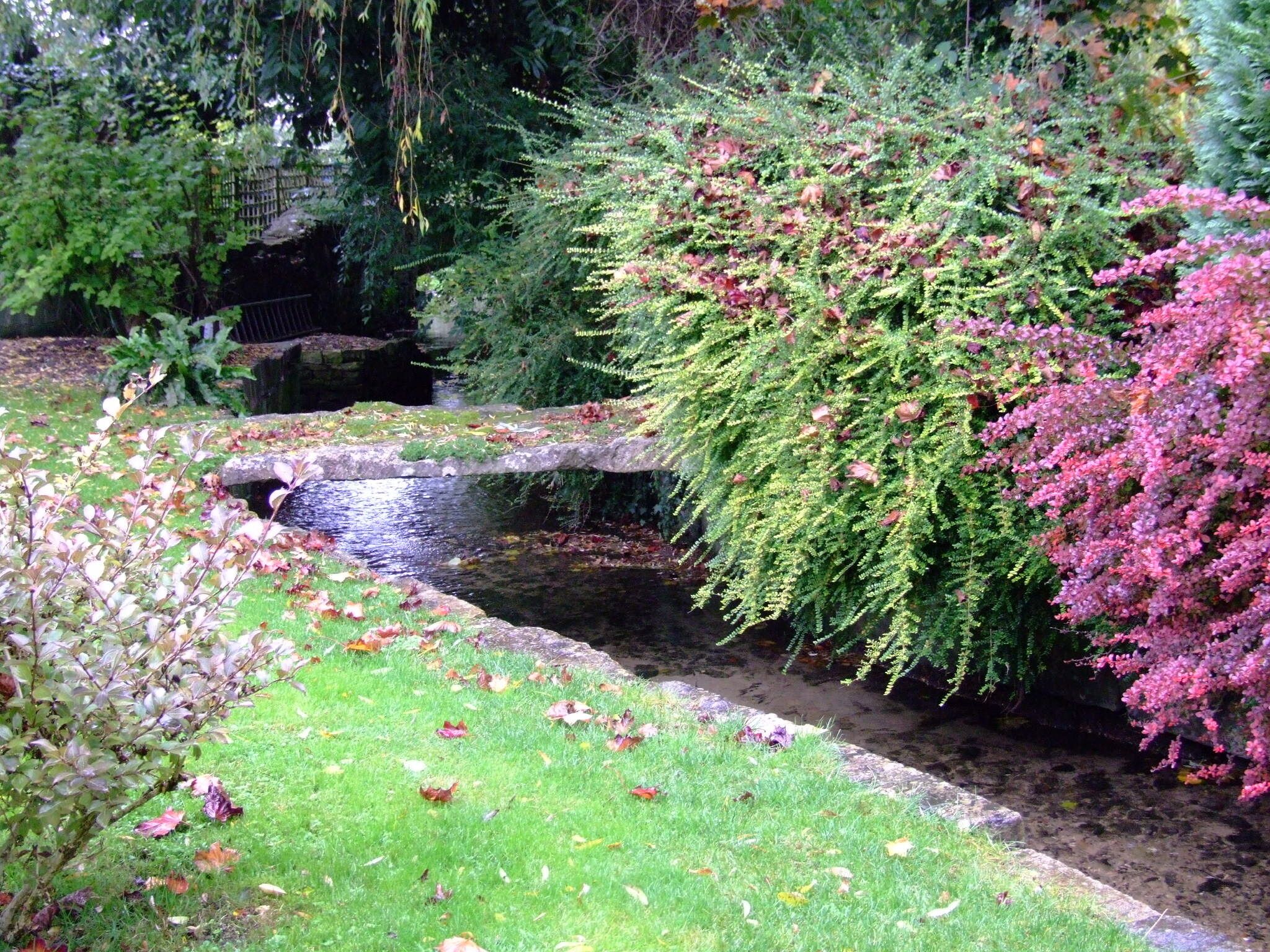Avening Stream, Avening in the Cotswolds. Camera location 51° 40′ 52.3″ N, 2° 10′ 30.87″ W View this and other nearby images on: OpenStreetMap - Google Earth 51.681194; -2.175242