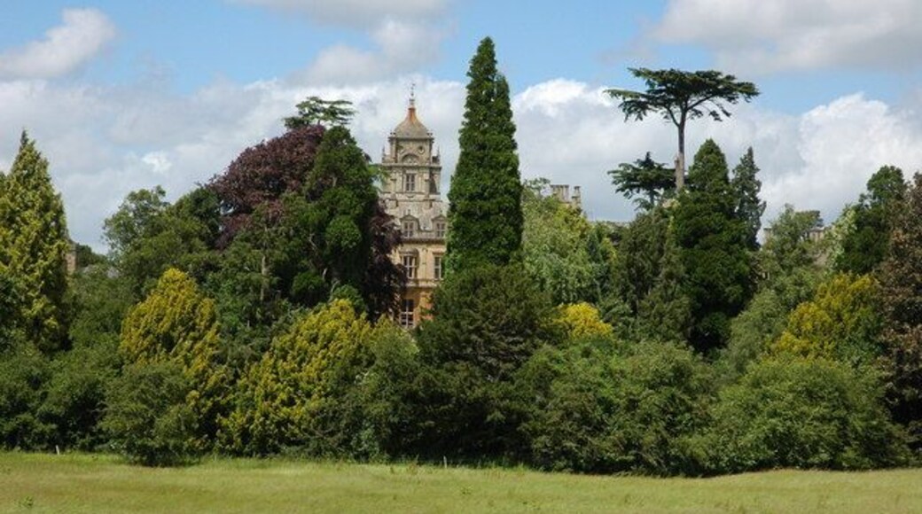 Westonbirt House Westonbirt House viewed from the footpath crossing the parkland to the south, the neo-Elizabethan house was built between 1864-74 for Robert Stayner Holford, today the building is used as a school.