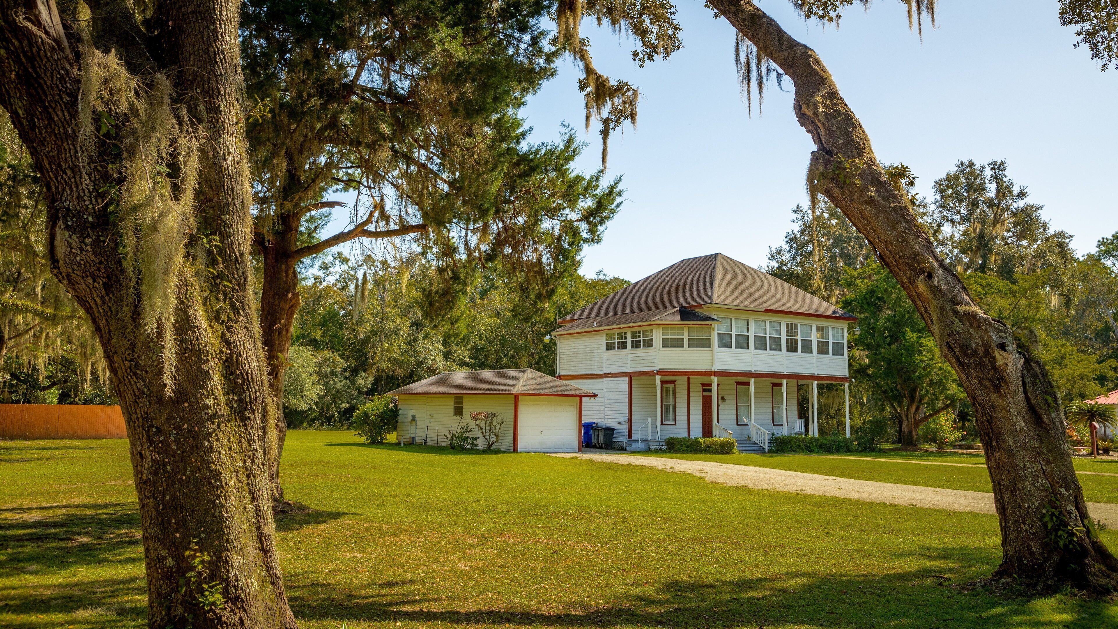 Elkton featuring heritage elements and a house