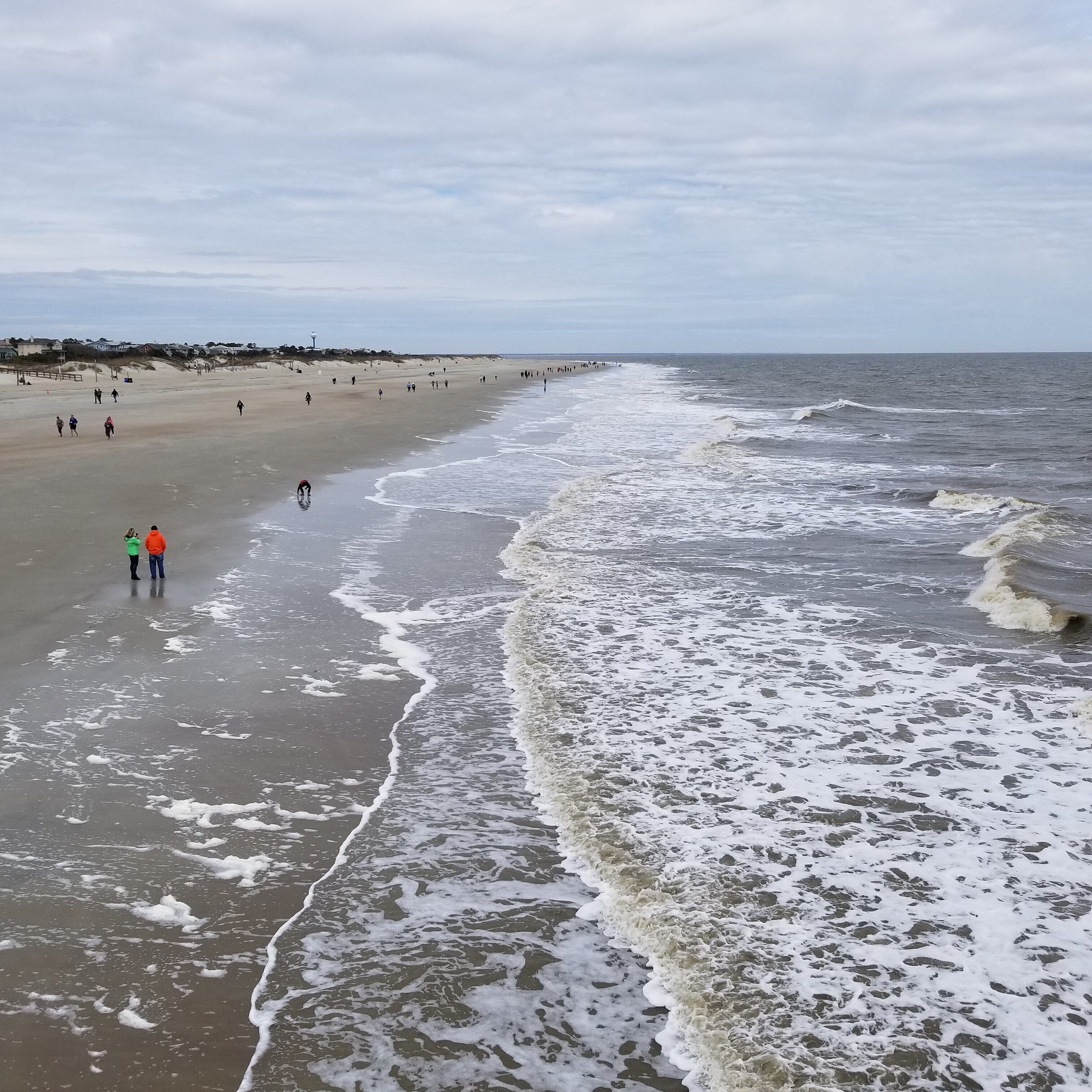 Quiet spot on the pier overlooking the ocean 