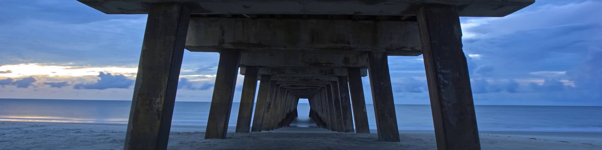 Early morning shoot, thunderstorm is just on the horizon. No Sunrise but still a good photo. #LikeALocal