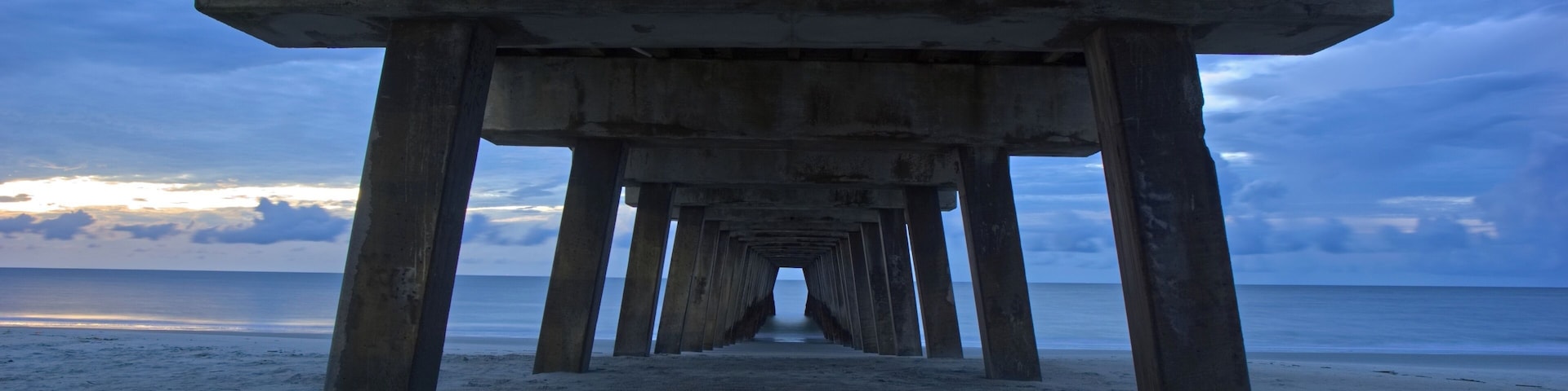 Early morning shoot, thunderstorm is just on the horizon. No Sunrise but still a good photo. #LikeALocal