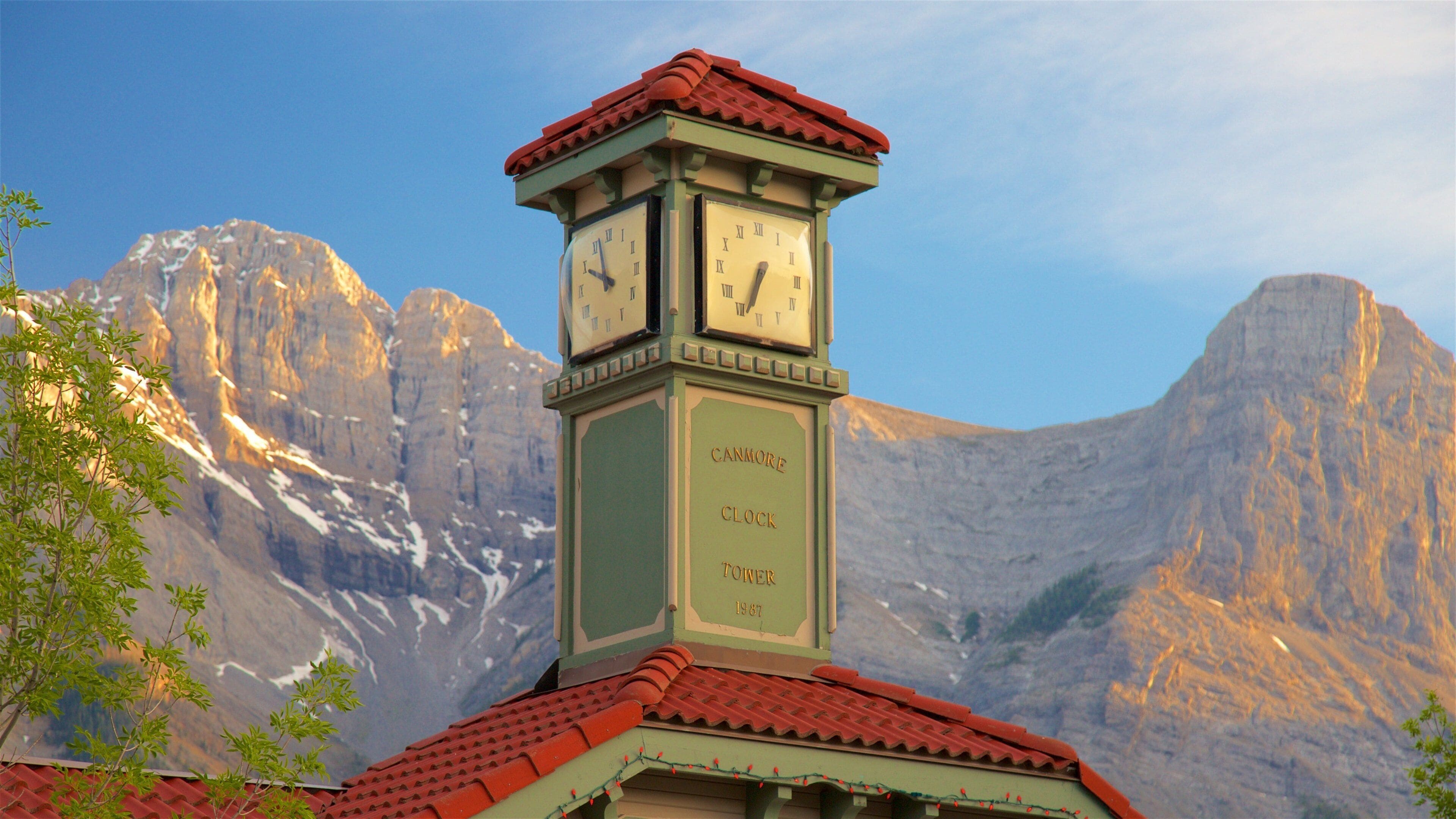 Canmore showing heritage elements and mountains
