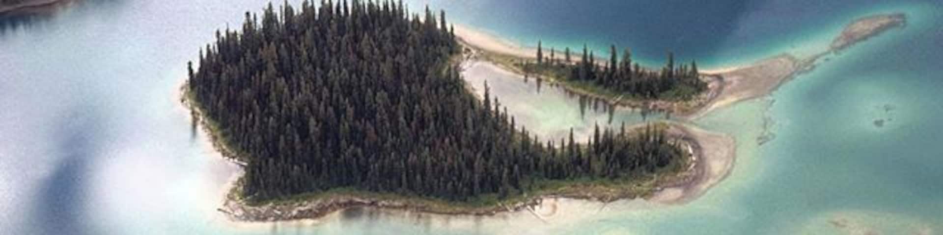 Marvel Lake in Alberta, Canada, as seen from a helicopter. I've always loved the colour of glacial lakes, but it's even more incredible to see from the air. #blue
Find out how the colours get there, and more on my spectacular helicopter tour over the Canadian Rockies at: http://www.travelblissnow.com/a-spectacular-helicopter-tour-over-the-canadian-rockies/