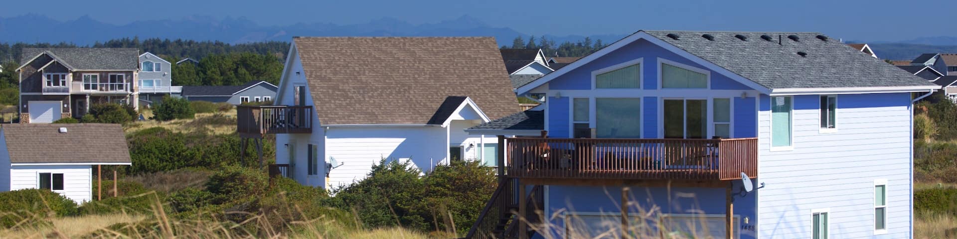 Ocean Shores showing tranquil scenes and a house