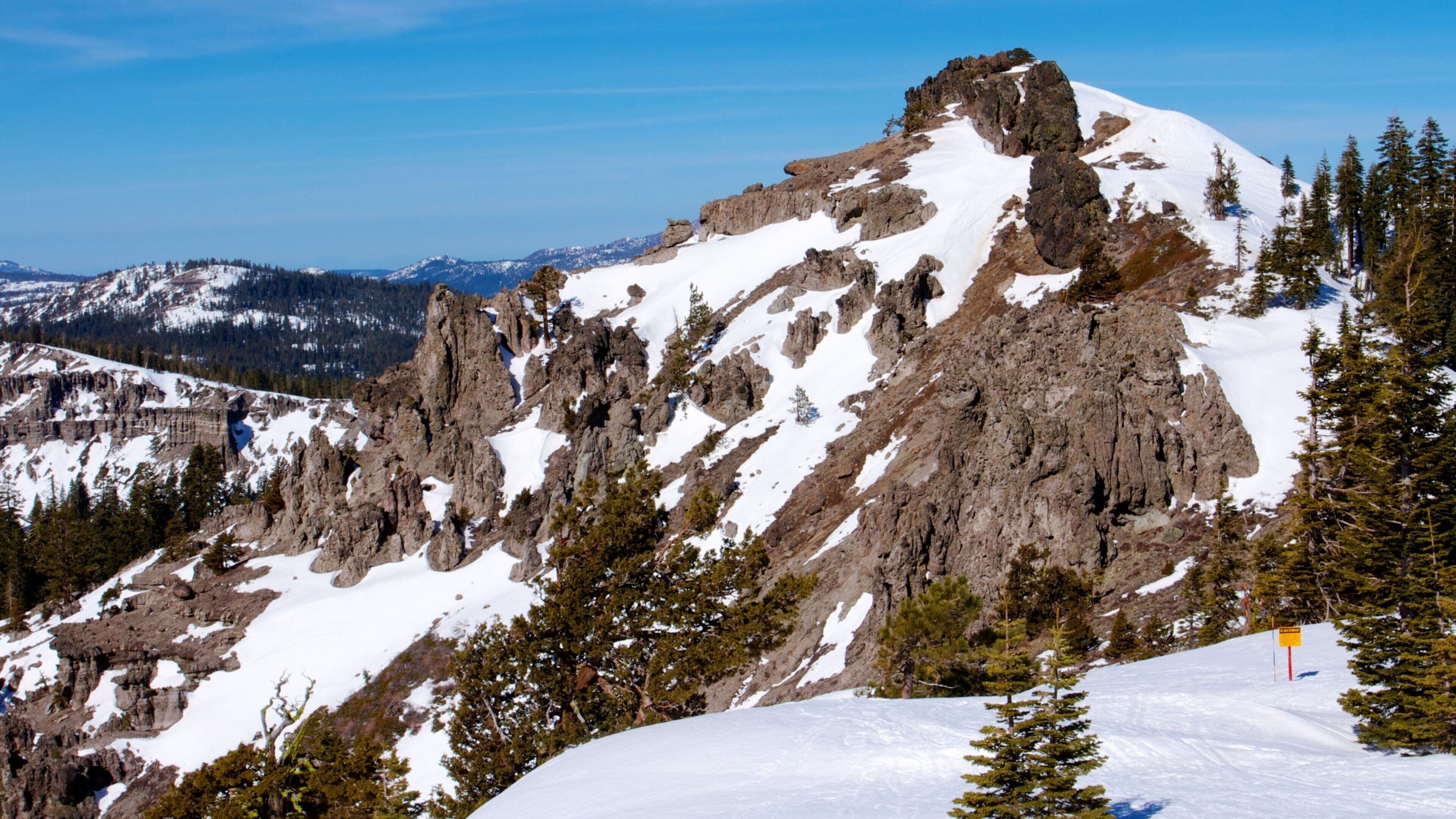 Sugar Bowl showing snow, mountains and landscape views