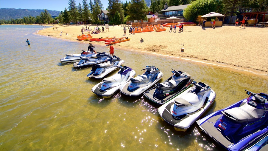 South Lake Tahoe que inclui paisagens litorâneas e uma praia de areia