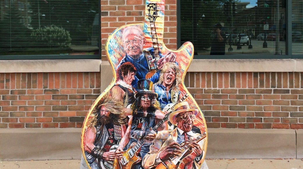 These landmarks are throughout town, celebrating the birthplace and burial place of the amazing guitarist/inventor, Les Paul.